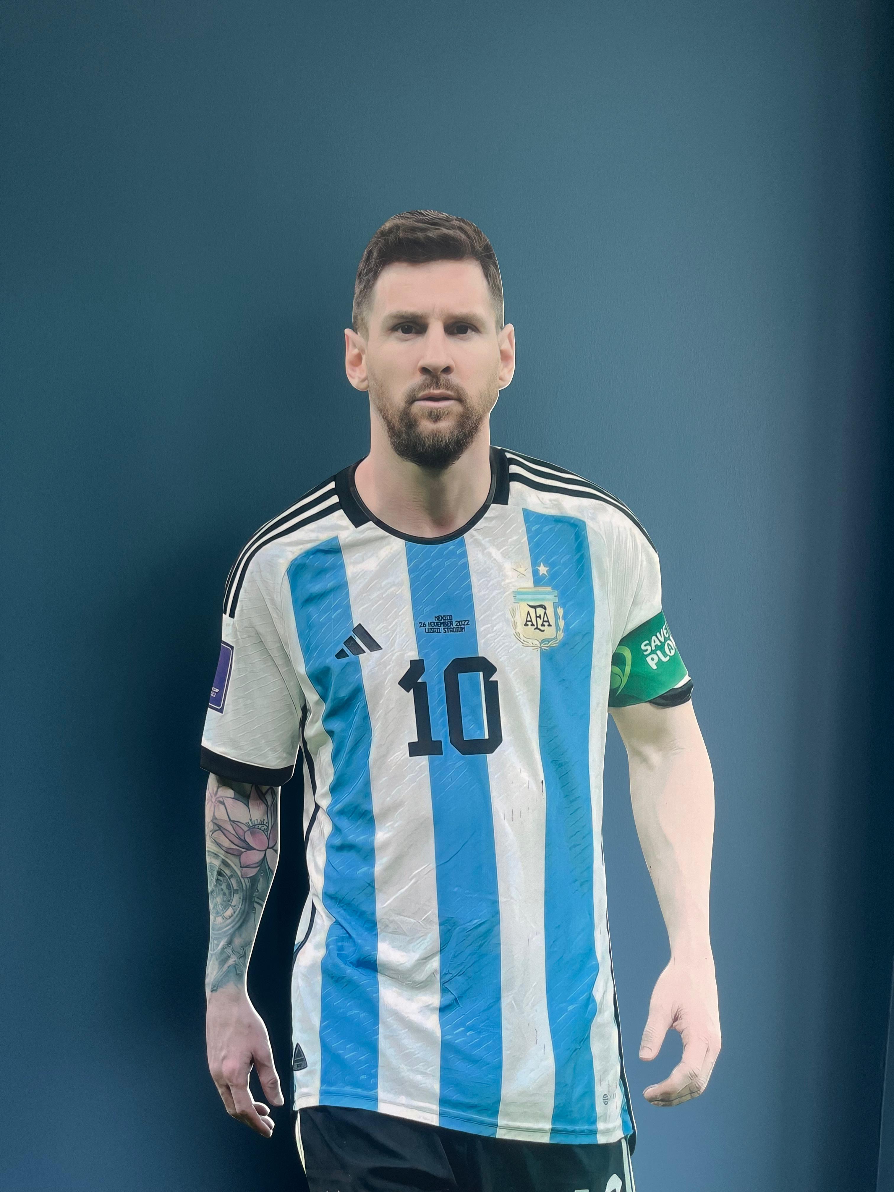 Lionel Messi Futbolcu Maketi Ayaklı  2 Boyutlu Tam Boy Plastik Maket